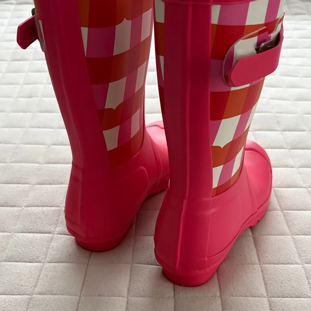 Hunter Women’s Pink and Orange Patterned Rainboots - Picture 6 of 9